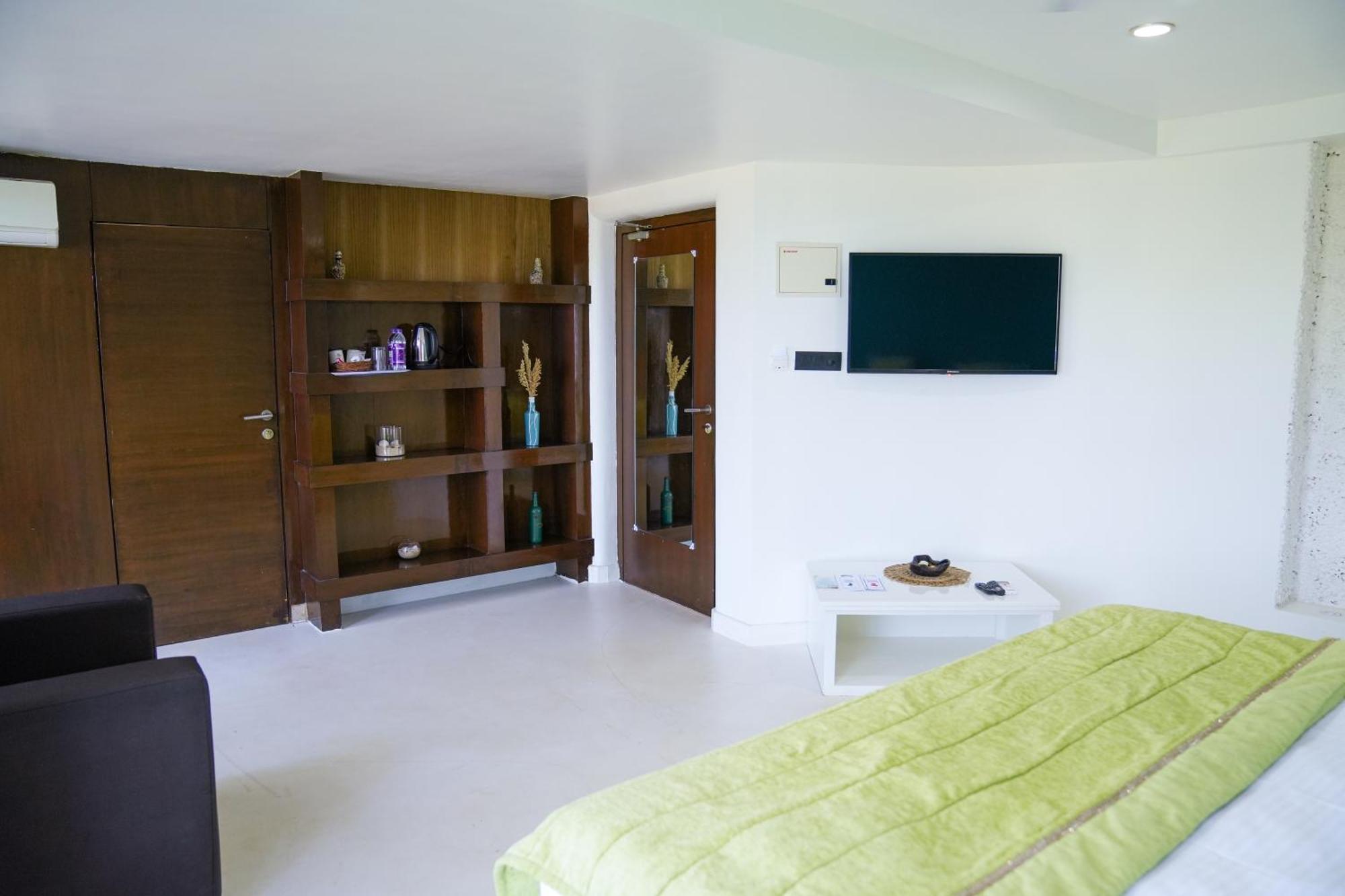 Regenta Beach House Resort, Goa Benaulim Buitenkant foto